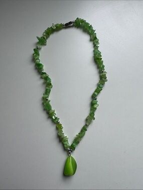 Green Chip Stone Pendant Necklace with Silver Accents